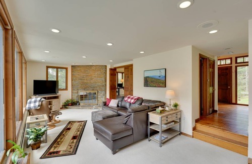 Mendon House | 325 m² House ∙ 3 bedrooms ∙ 8 guests