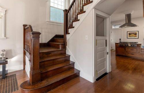 Mount Auburn House | 325 m² House ∙ 6 bedrooms ∙ 16 guests