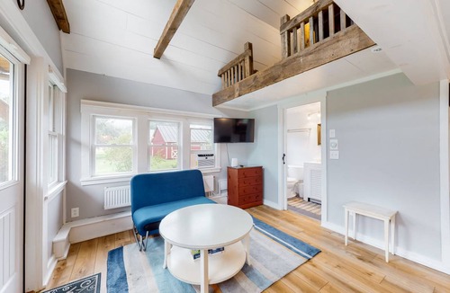 South Pomfret House | 33 m² House ∙ 2 guests
