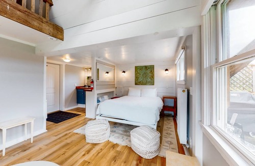 South Pomfret House | 33 m² House ∙ 2 guests