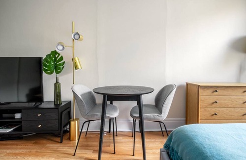 Theatre District Apartment | 37 m² Apartment ∙ 2 guests
