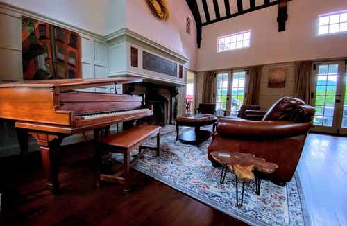 Franconia House | 386 m² House ∙ 8 bedrooms ∙ 16 guests
