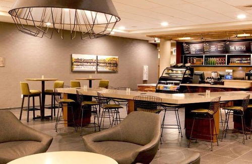 Northwest Yonkers Hotel | 39 m² Hotel ∙ 127 guests