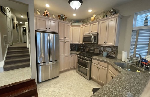 Gold Coast House | 3br- 2 Bath-Gold coast beauty