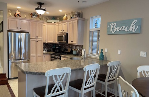 Gold Coast House | 3br- 2 Bath-Gold coast beauty