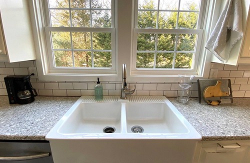 North Sea House | 3BR 3BA one-level home with Pool. Walk to private bay beach. Tennis, BB, kayak