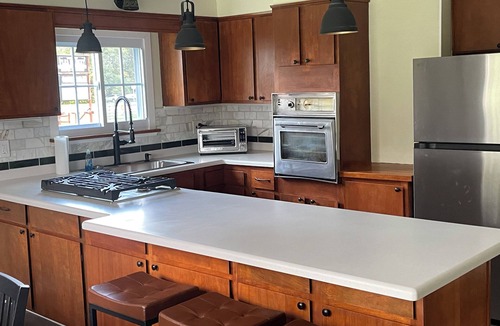 Avon House | 4-bedroom house in enjoyable Avon with WiFi, AC