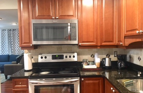 Merrifield House | 4-bedroom vacation home just 9 minutes drive to Tysons Corner Center