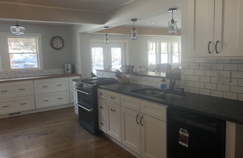 East Ithaca House | 4 BR/3BA house walking distance to Cornell - perfect for Graduation or Reunions