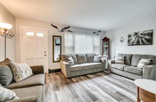Rochester Apartment | 4 Mi to Dtwn Rochester Charming Apt with Patio!