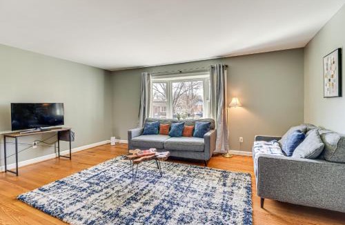 Walker Mill House | 4 Mi to Northwest Stadium Inviting Home!
