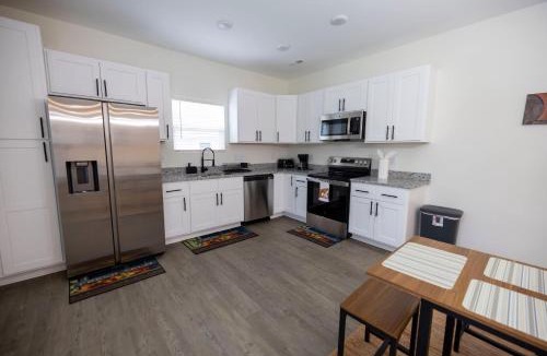 Burlington House | 4 Min to Downtown - 10 Min to Elon - Washer and Dryer