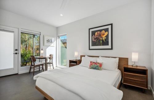 Camelback East Apartment | 4 Square Studios