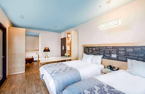 Garment District Hotel | 4-Star Hotel ∙ TRYP by Wyndham New York City Times Square - Midtown