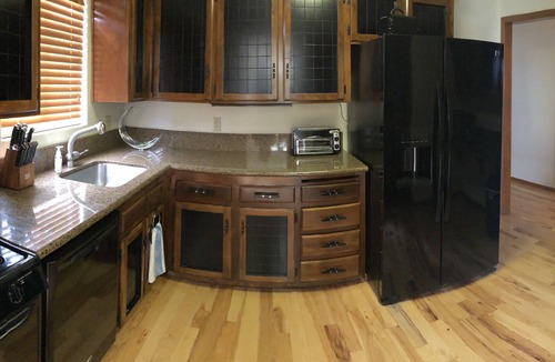 Newport House | 4000sqft: Pet-friendly/5 br/games/library/3 living rooms/3 bath/office