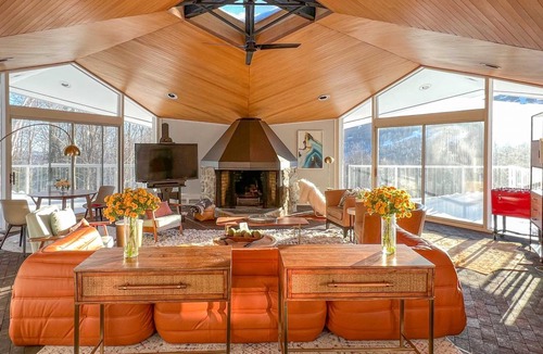West Dover House | 418 m² House ∙ 5 bedrooms ∙ 12 guests