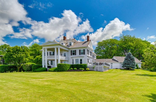 Geneva House | 473 m² House ∙ 5 bedrooms ∙ 10 guests