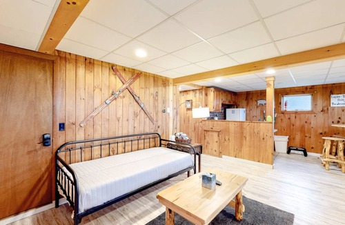 Montgomery Center Condo | 48 m² Condo ∙ 2 bedrooms ∙ 4 guests