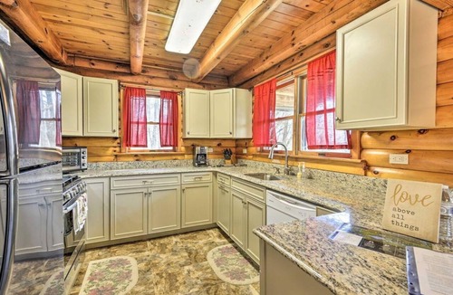 Pleasant Mount Cabin | 4BR Log Cabin Spring Midweek Autumn Midweek - 35% OFF Promo!