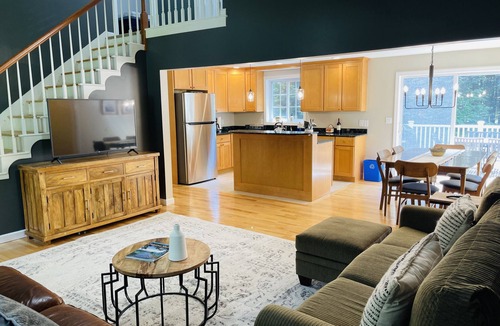 Mount Holly House | 4Miles to JG/Okemo, Spacious, Stylish & Comfy Home