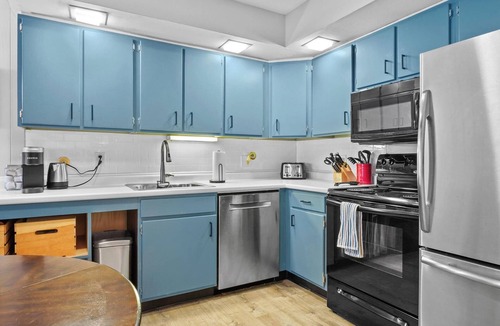 Mendon Condo | 5-15 Minutes from Mountains, Balcony, Fireplace, Fast Wifi