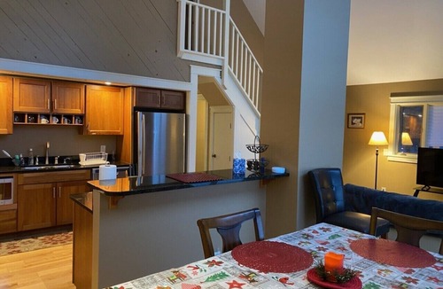 Stowe House | 5 bedroom Chalet on Hill with Panoramic Views of Mt. Mansfield