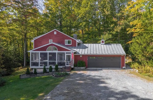 Killington House | 5 BR 3.5 Bath Killington Home with Hot Tub, Huge Dining Table, K1 Parking pass