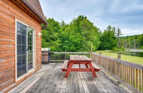 Jay House | 5 Mi to Jay Peak Resort Cabin with Pond Access!