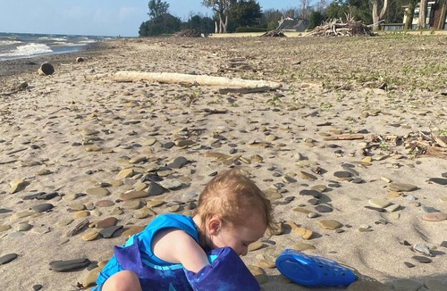 Dunkirk Cottage | .5 Miles To Public Sanded Beach - it's "5 O'Clock Somewhere" on Lake Erie