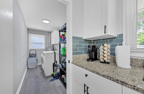 Portsmouth House | 5 Minutes to the Casino!Family sized home 3 bedroom with patio and a game room