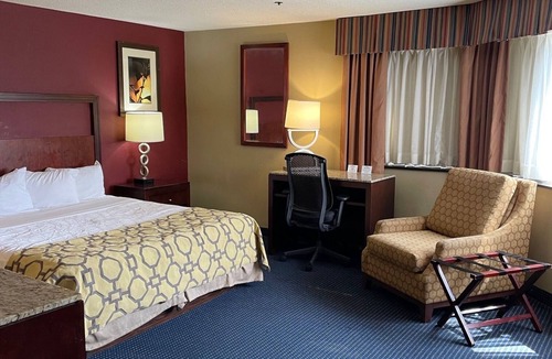 Hagerstown Hotel | 5 story hotel with luxury comfort, located in the heart of Hagerstown, MD