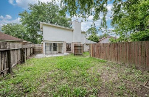 Houston House | 5026 Cozy 3BR Home near Airport