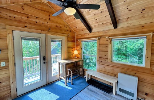 Twin Mountain Cabin | 51 m² Cabin ∙ 1 bedroom ∙ 4 guests