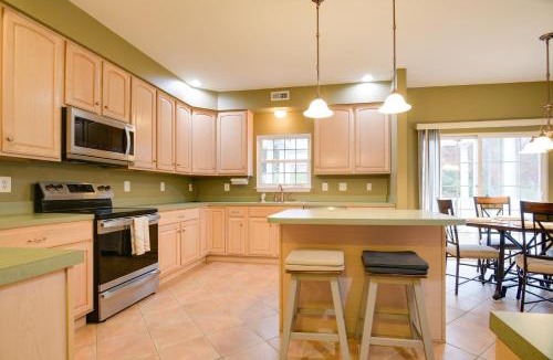 Nottingham House | 54 Mi to Dtwn DC Spacious Family Home!