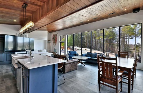 Woodstock House | 548 m² House ∙ 3 bedrooms ∙ 6 guests