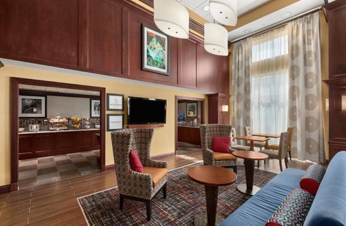 Orange Hotel | 55 m² Hotel ∙ 2 bedrooms ∙ 127 guests