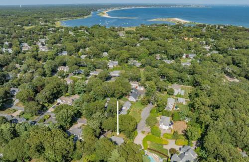 Wianno House | 55 Wianno Circle Osterville - O Captain My Captain