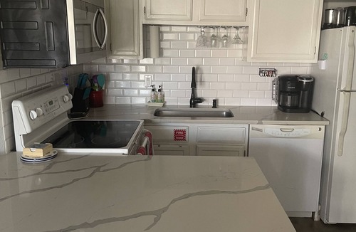 Corpus Christi Condo | 6 minute Walk to Whitecap Beach, 1st Floor Cozy Condo, Padre Island Vacation!