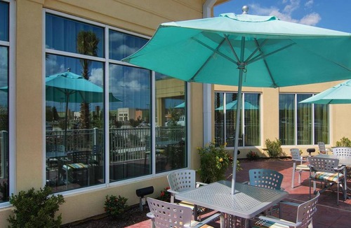 Pearland Hotel | 60 m² Hotel ∙ 127 guests