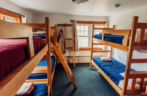 Bristol Hostel | 6200 Acres of Fun, Cardigan Mtn, Newfound Lake, Breakfast Included, Shared Bath