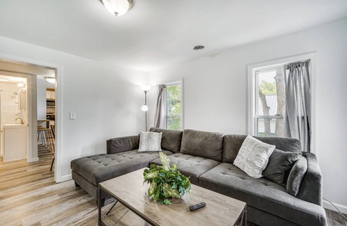 Glens Falls House | 69 m² House ∙ 2 bedrooms ∙ 4 guests