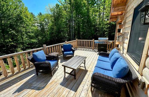 Bethlehem House | 73R 73R Brand new log home on quiet side