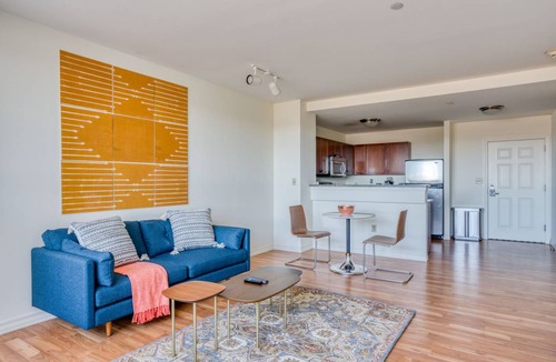 Burlington Apartment | 74 m² Apartment ∙ 1 bedroom ∙ 2 guests