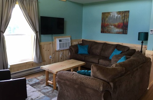 Milford Cabin | 74 m² Cabin ∙ 2 bedrooms ∙ 7 guests