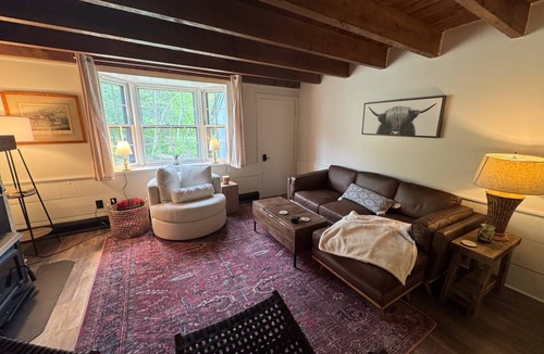 West Hartford Condo | 77 m² Condo ∙ 2 bedrooms ∙ 4 guests