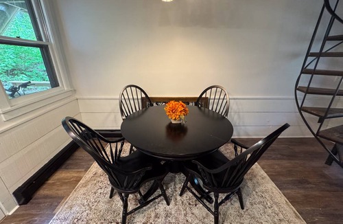 West Hartford Condo | 77 m² Condo ∙ 2 bedrooms ∙ 4 guests