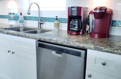 Port Bolivar House | 7BR Beachfront | Ocean Views, Sunroom & Pet-Friendly
