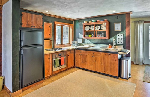 Andover Apartment | 8 Mi to Okemo Mtn: Charming Ludlow Studio!