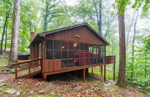 Great Cacapon Cabin | 80 m² Cabin ∙ 2 bedrooms ∙ 7 guests
