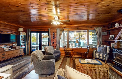 Valois House | 83 m² House ∙ 2 bedrooms ∙ 5 guests